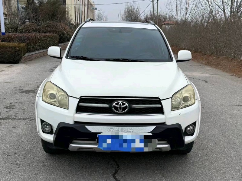 青岛11年丰田RAV41
