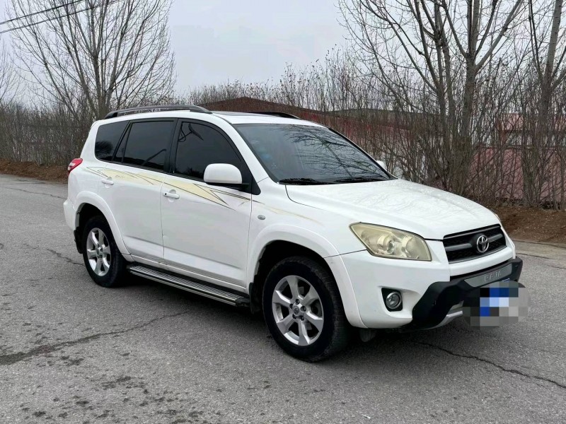 青岛11年丰田RAV43