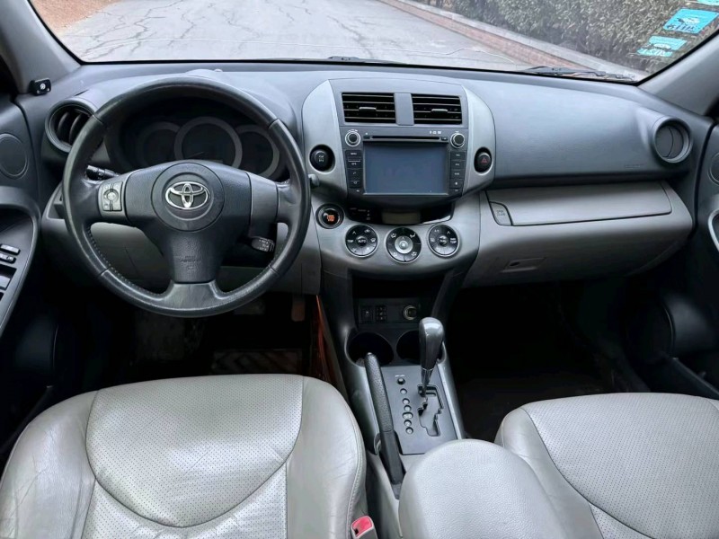 青岛11年丰田RAV45