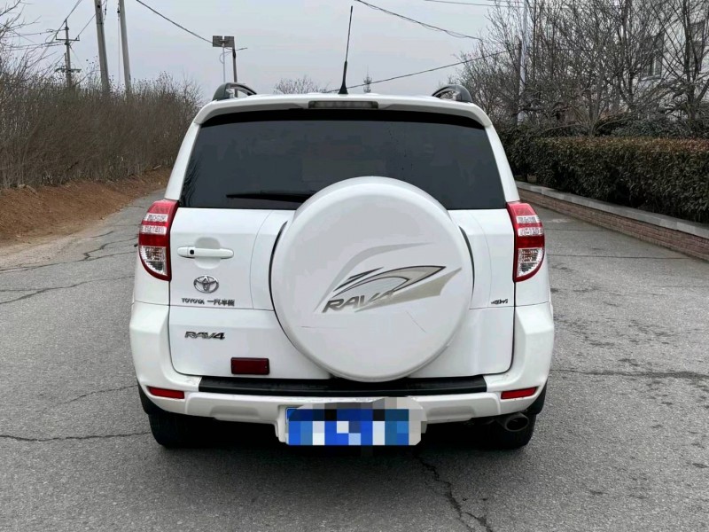 青岛11年丰田RAV46