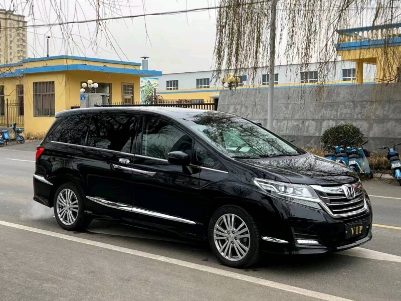 青岛18年本田艾力绅3