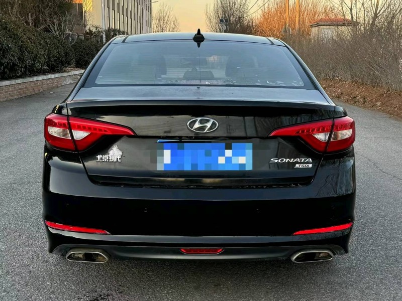 青岛15年现代索纳塔九6