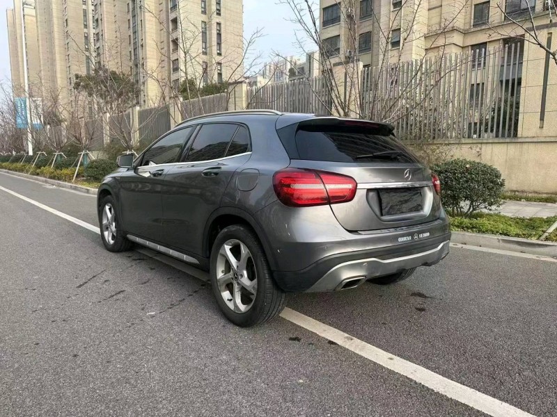 徐州18年奔驰GLA7