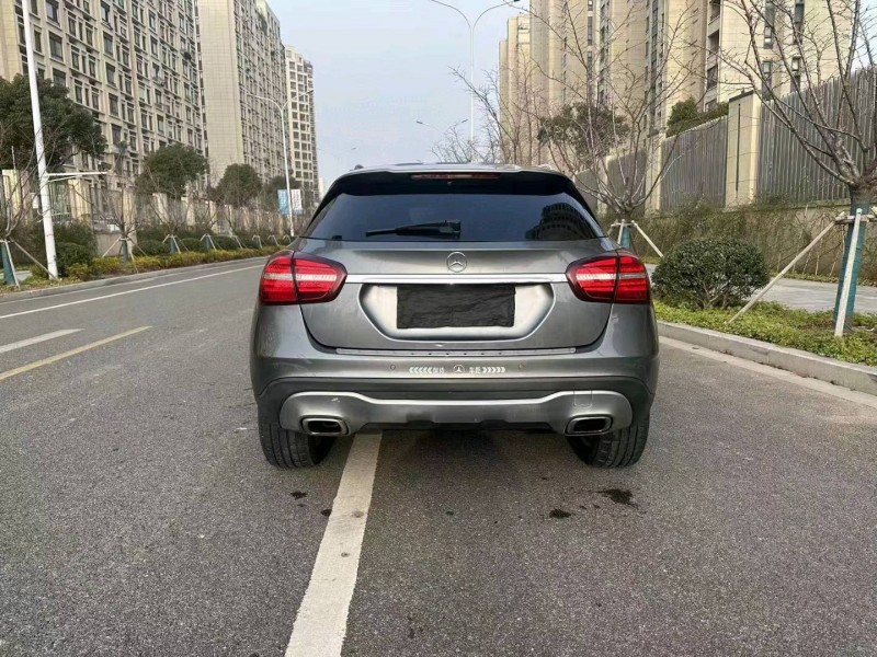徐州18年奔驰GLA9