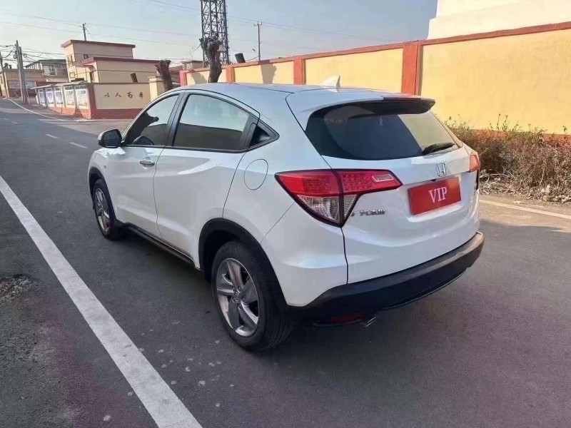 青岛22年本田缤智4