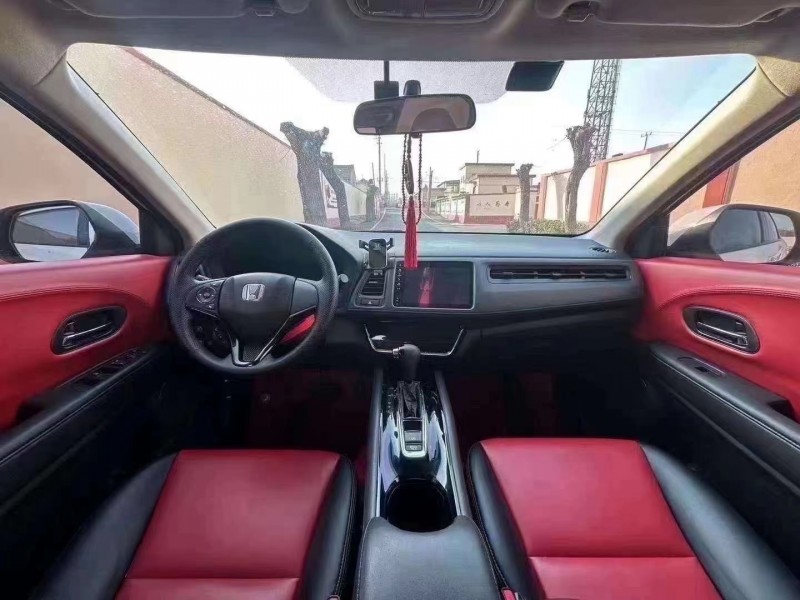 青岛22年本田缤智8