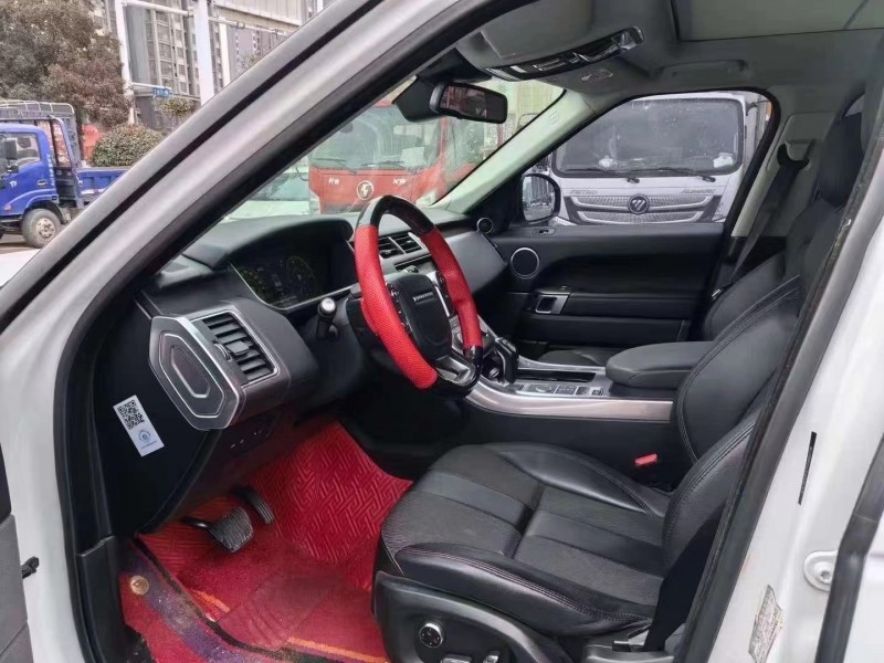 青岛18年路虎揽胜运动3