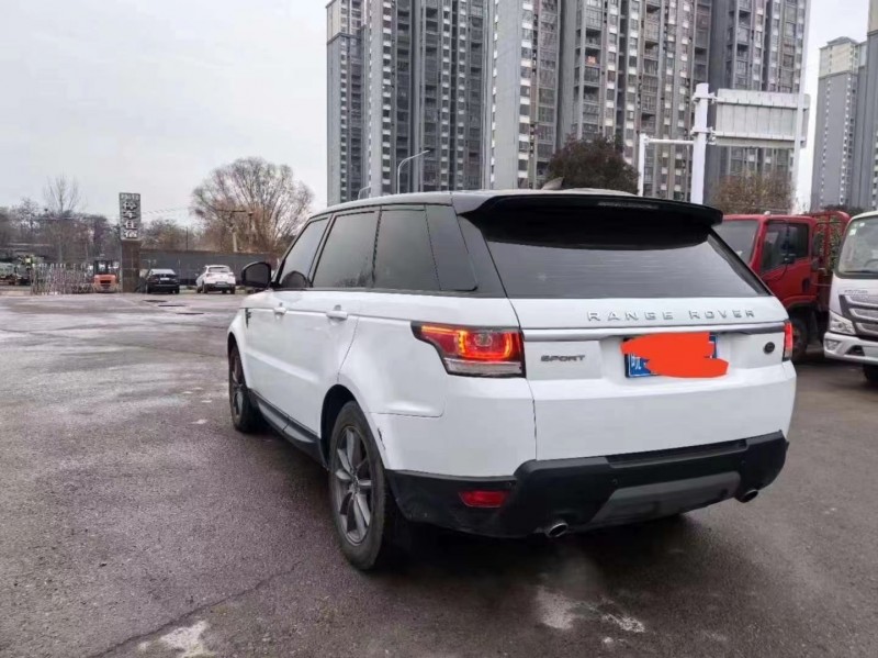 青岛18年路虎揽胜运动7