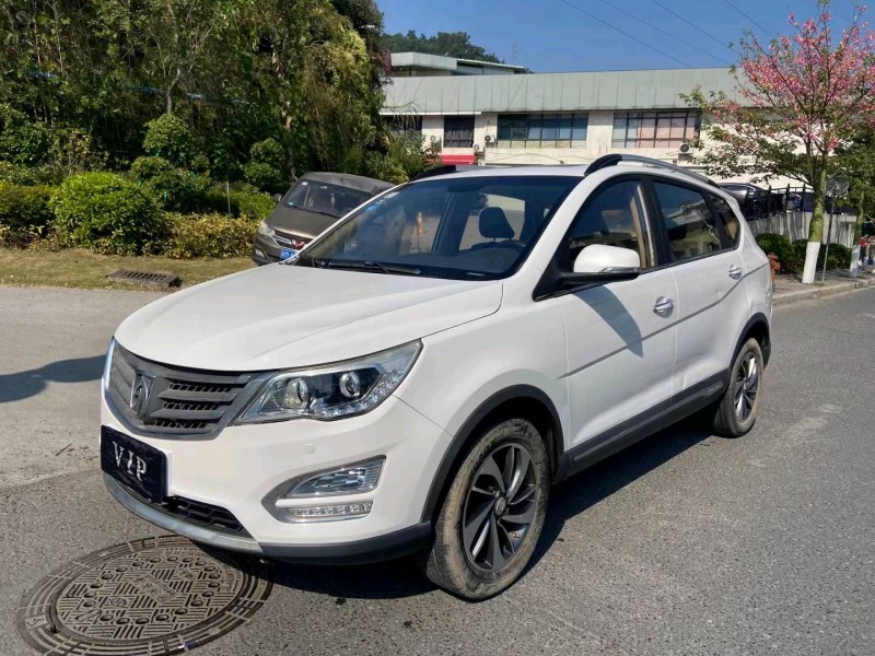 廣州17年寶駿5602