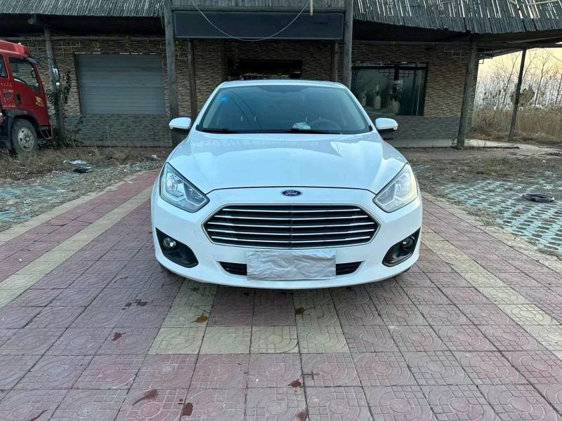 常州18年福特福睿斯1