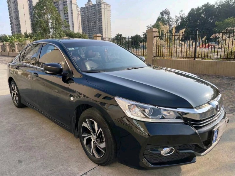 江门18年本田雅阁3