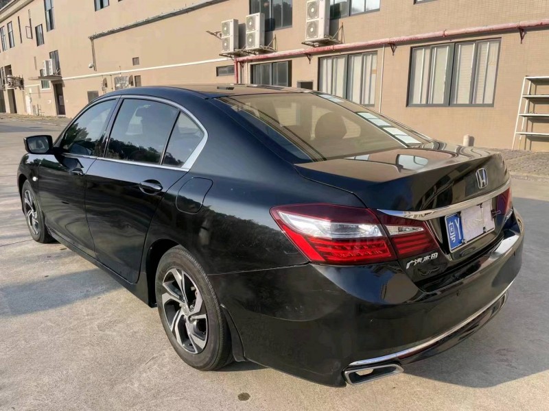 江门18年本田雅阁7