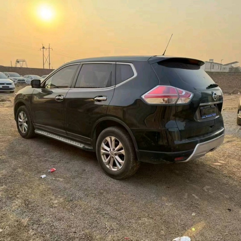 新鄉14年日產奇駿8