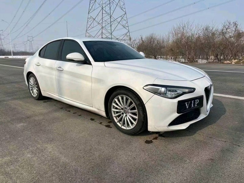 常州17年阿尔法·罗密欧Giulia2
