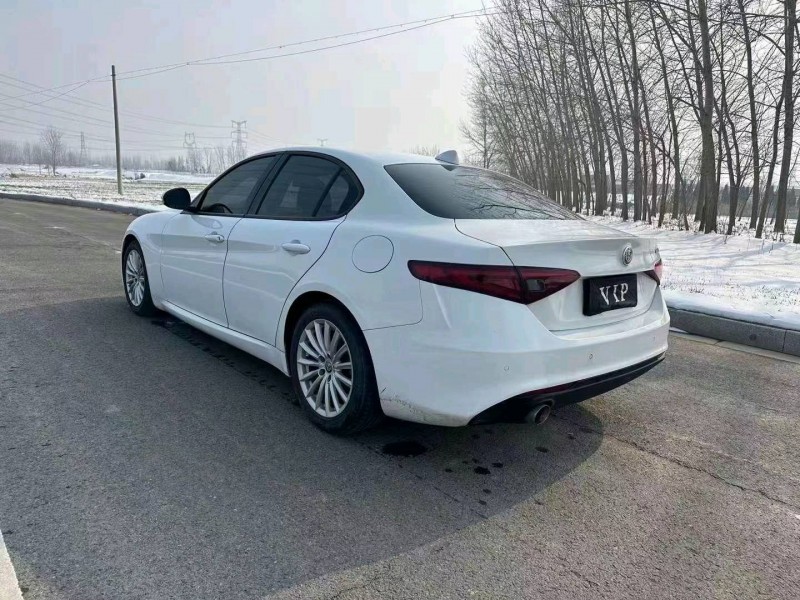 常州17年阿尔法·罗密欧Giulia3