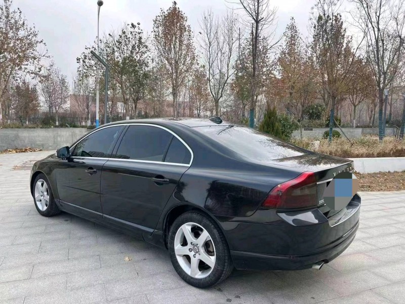 东营11年沃尔沃S80L4