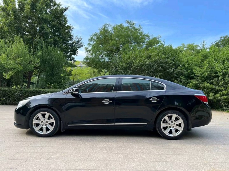 邢台13年别克君越4