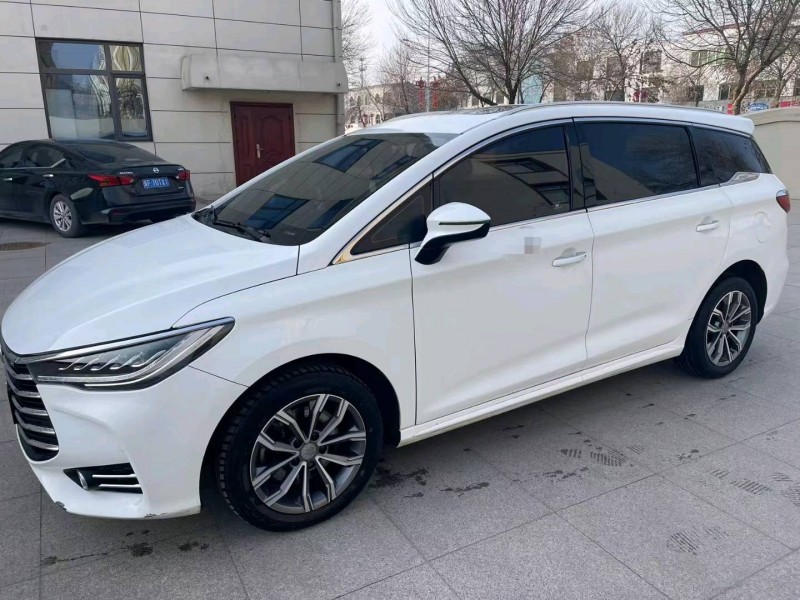 保定19年比亚迪宋MAX2