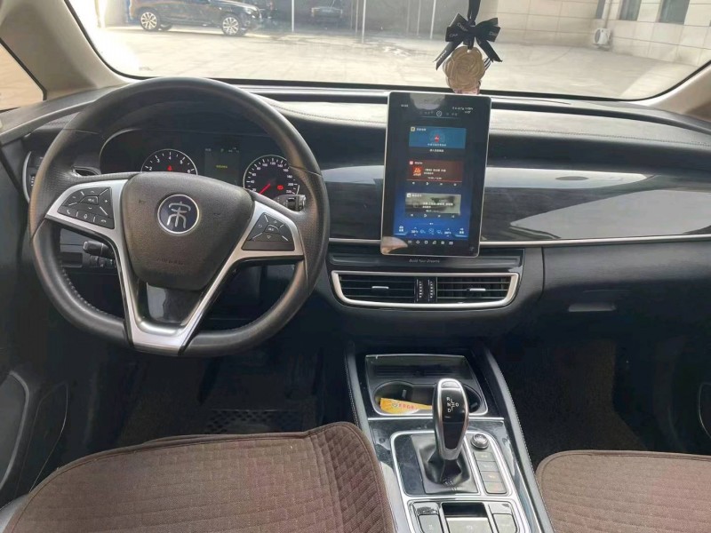 保定19年比亚迪宋MAX5