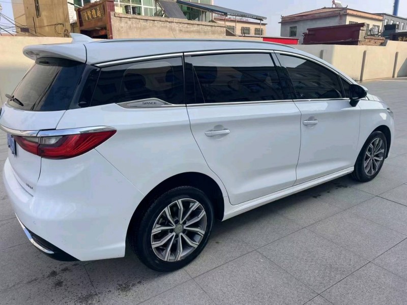 保定19年比亚迪宋MAX7