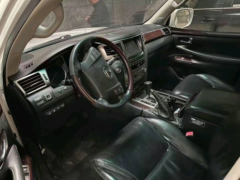 东营13年雷克萨斯LX3