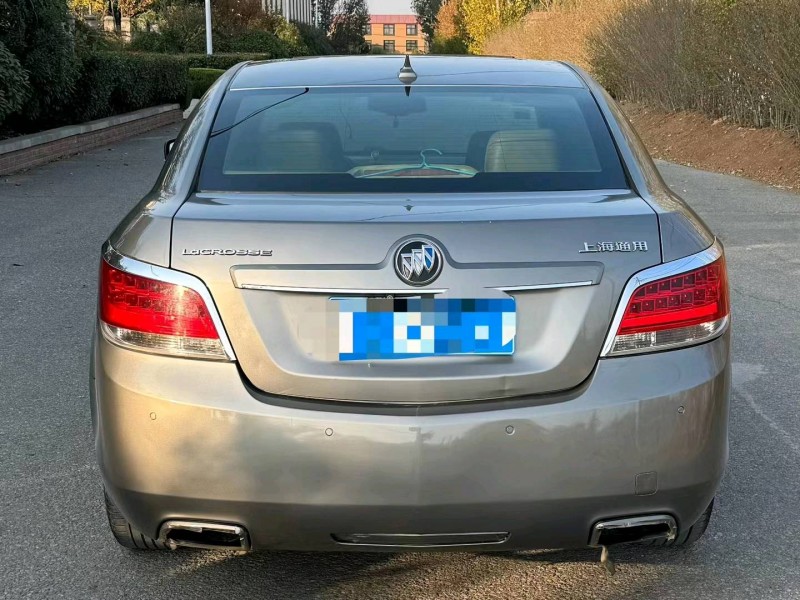 青岛11年别克君越5