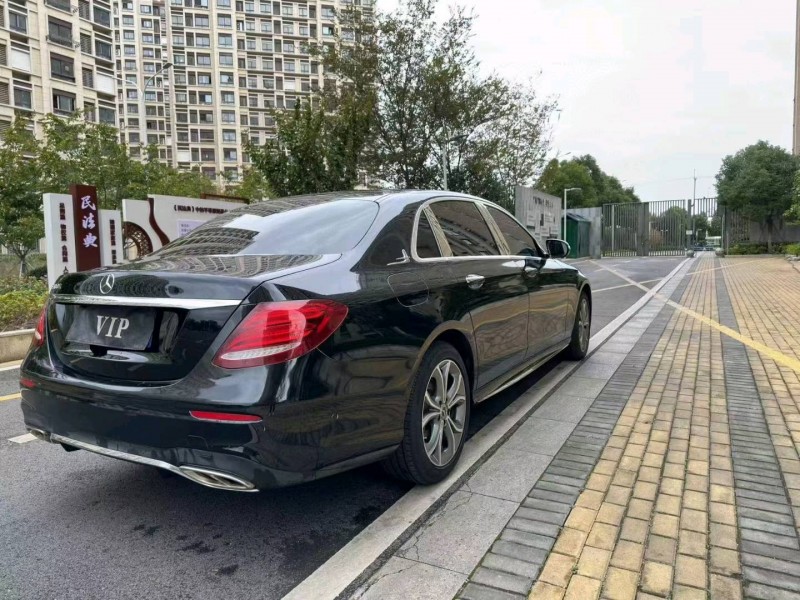 苏州20年奔驰E8