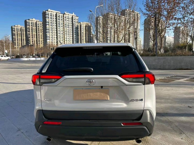 东营21年丰田RAV4荣放6