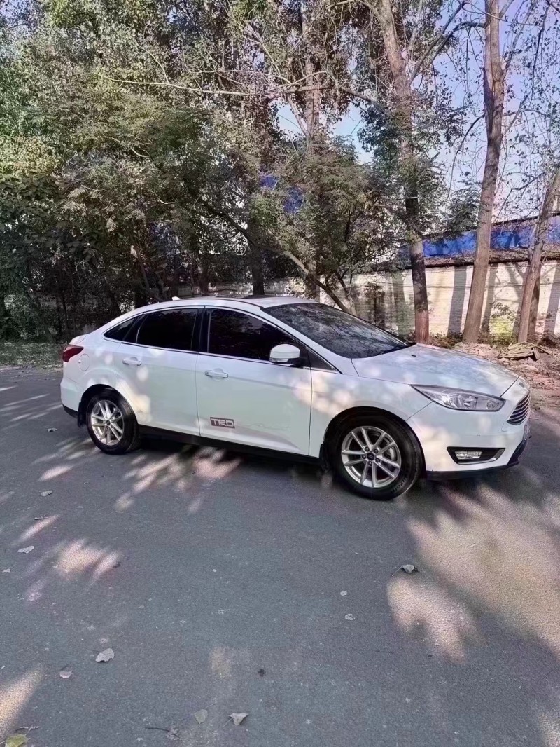 菏泽17年福特福克斯2