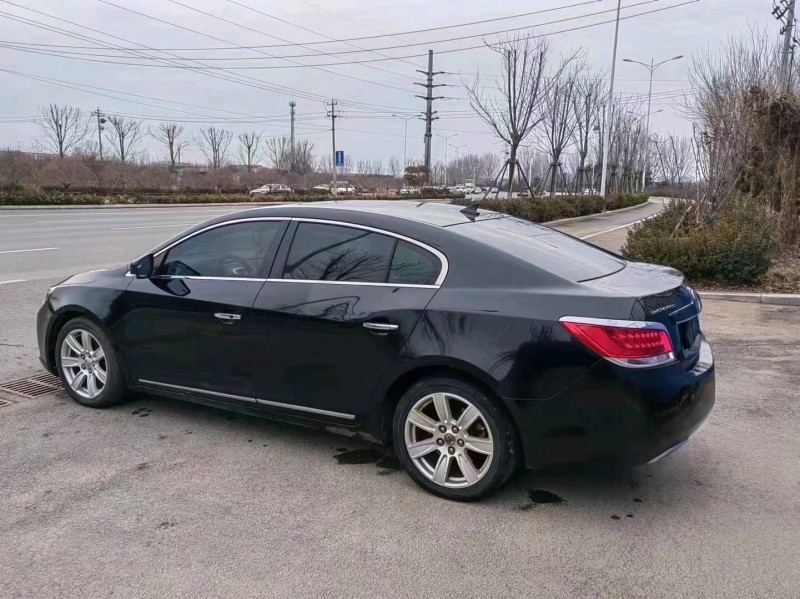 东营11年别克君越3