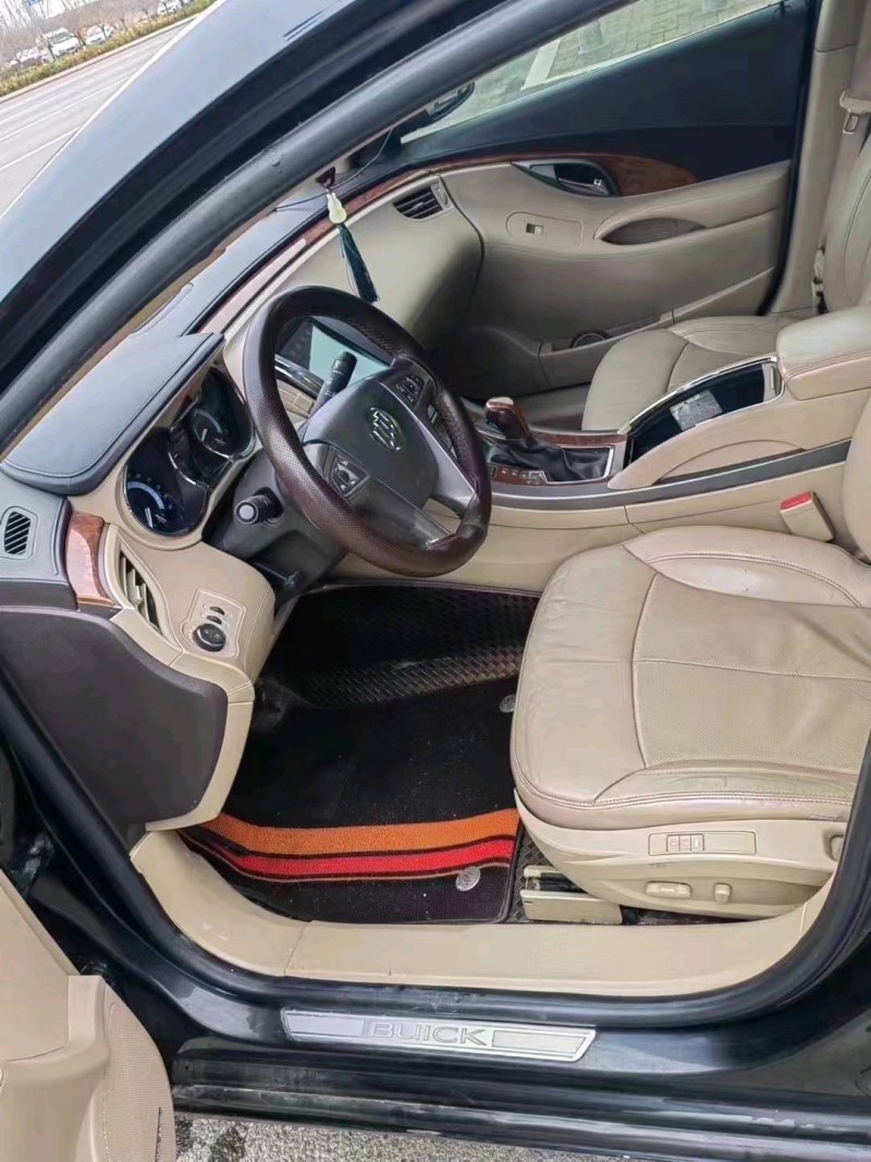 东营11年别克君越7