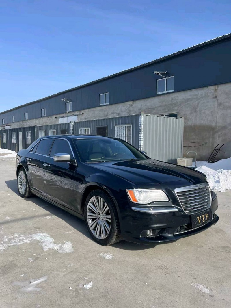 沈阳14年克莱斯勒300C3