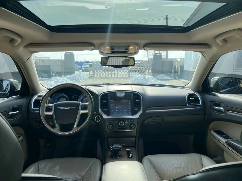 沈阳14年克莱斯勒300C4