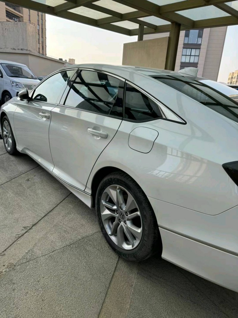 苏州21年本田雅阁7