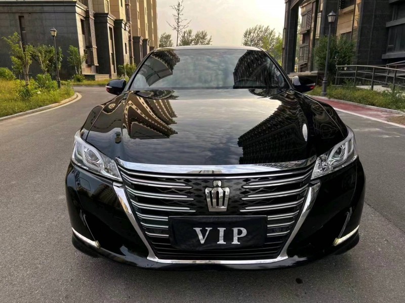 廊坊17年丰田皇冠1