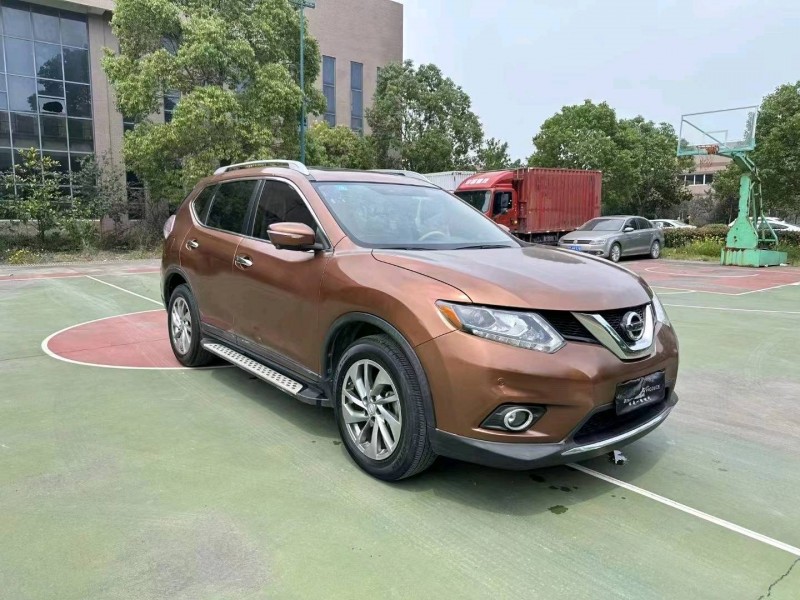 襄陽15年日產奇駿3