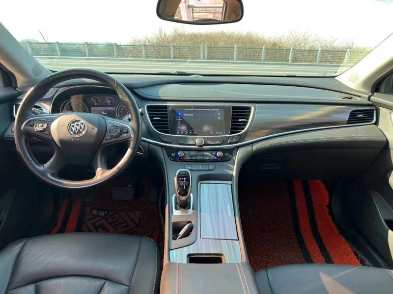 盐城20年别克君越6