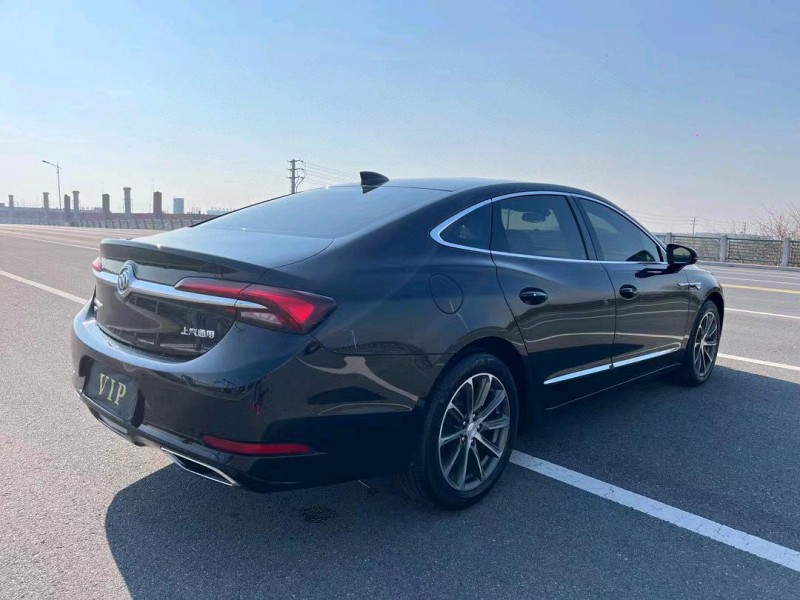 盐城20年别克君越8