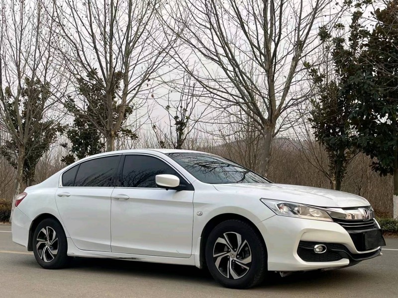 东莞16年本田雅阁3