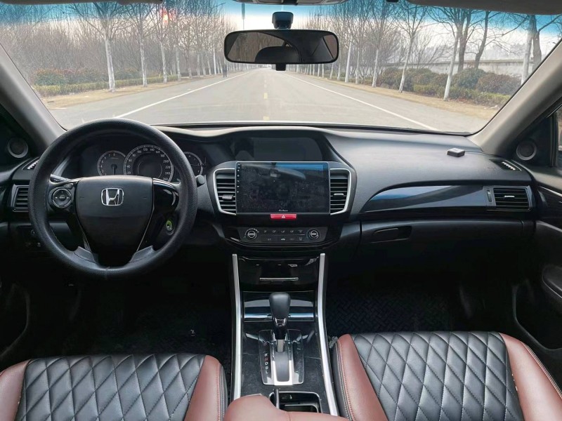 东莞16年本田雅阁5