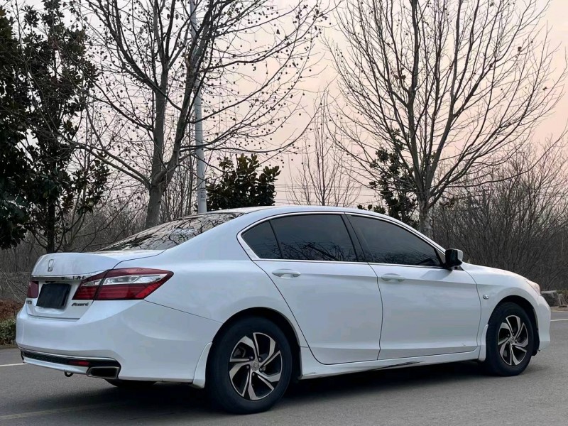 东莞16年本田雅阁7