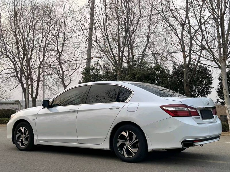 东莞16年本田雅阁8