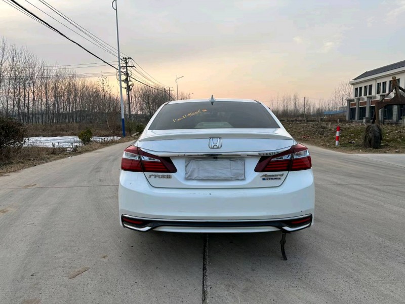 徐州17年本田雅阁9