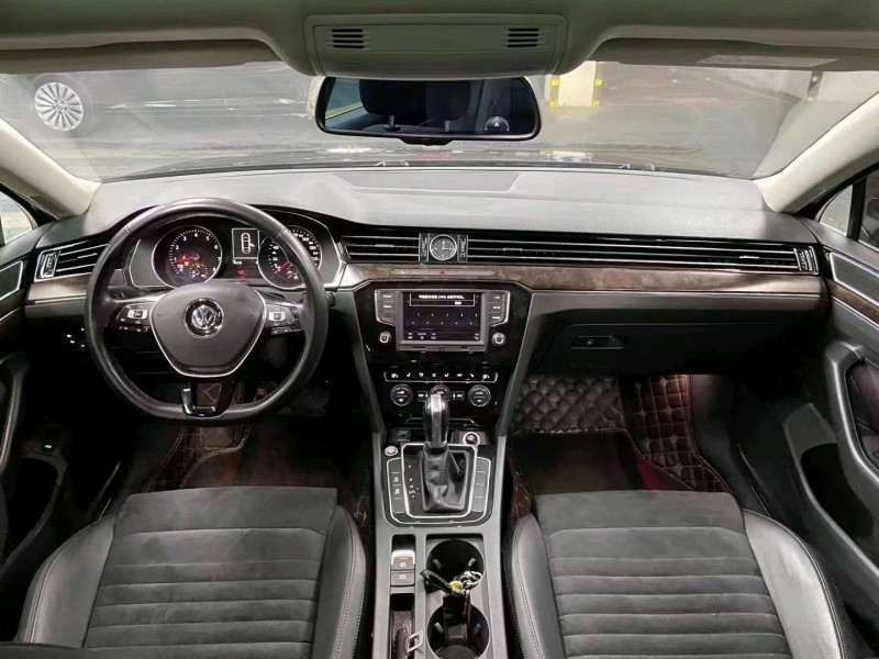 成都17年大众迈腾7