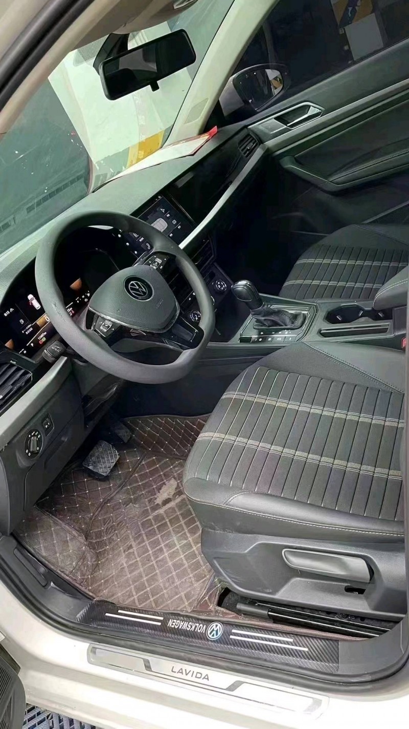 成都22年大众朗逸5