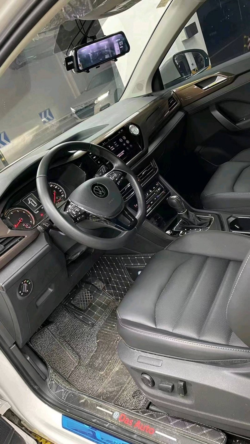 成都21年大众探岳5