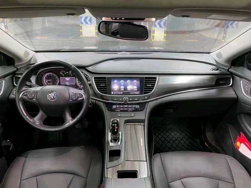 成都21年别克君越8