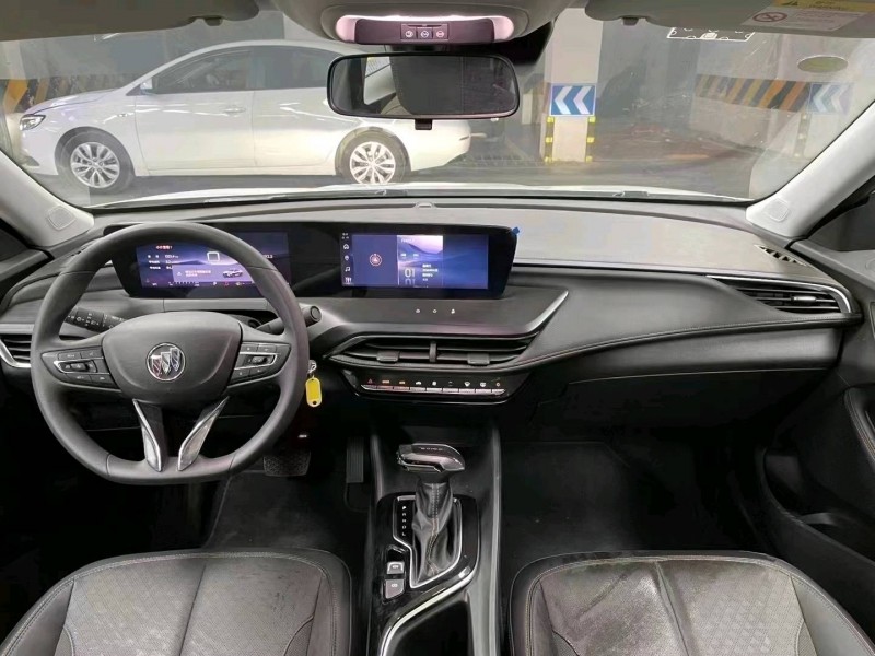 成都23年别克威朗7