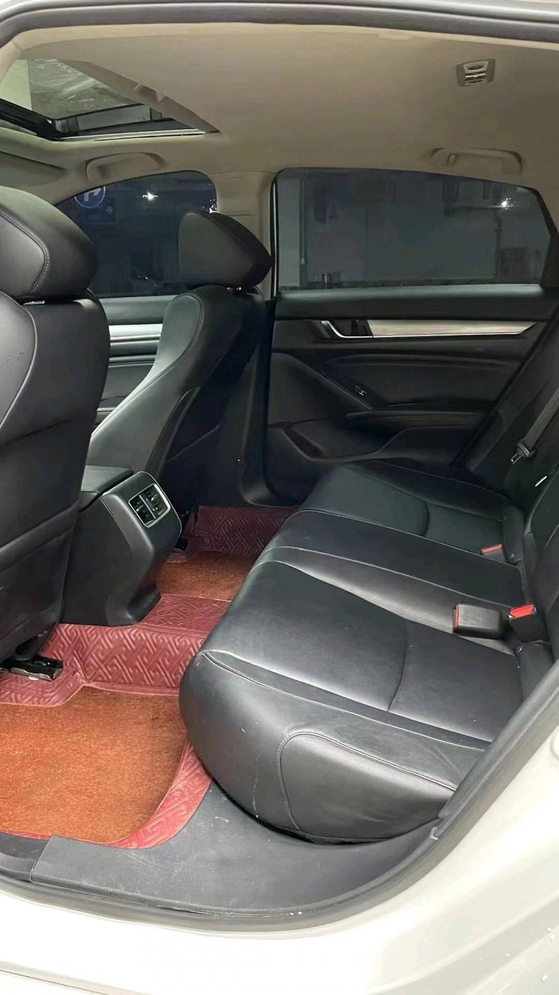 成都21年本田雅阁7