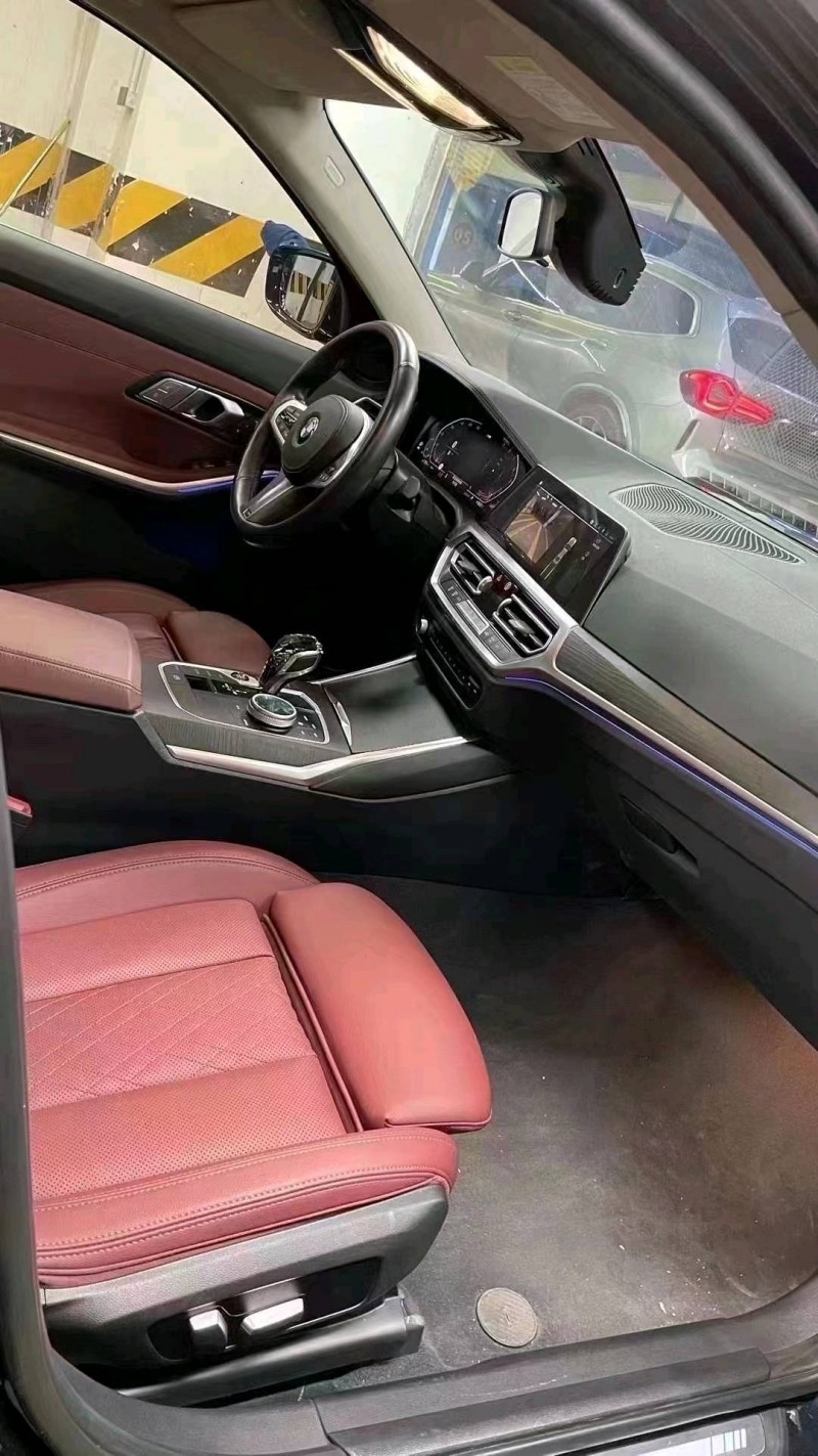 成都22年宝马3系7